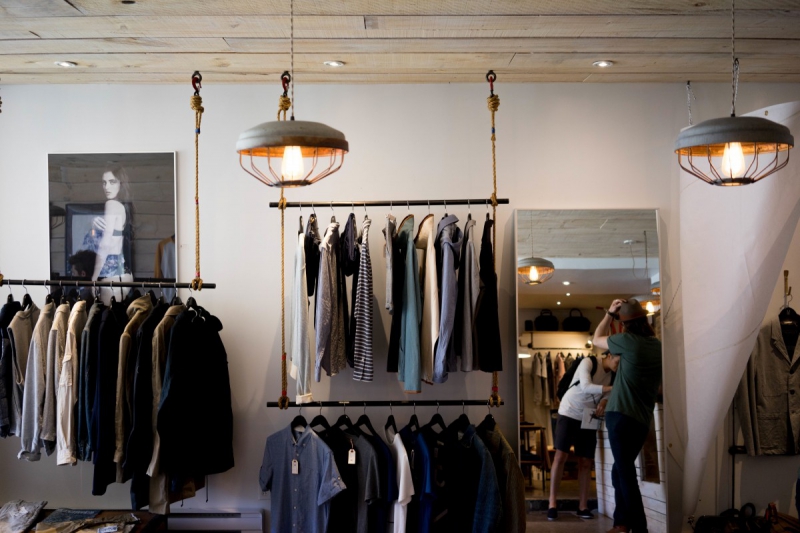 magasin-VILLENEUVE LOUBET-min_clothing_store_shop_boutique_men's_fashion_clothes_business_retail_shopping-1062572